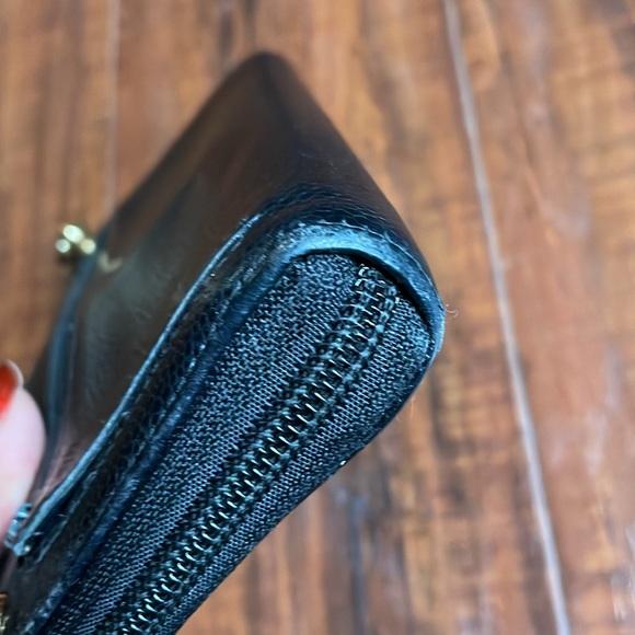 Chanel CC Caviar Zip Around Wallet in Black . Vintage and Pre Loved Condition - Picture 5 of 12